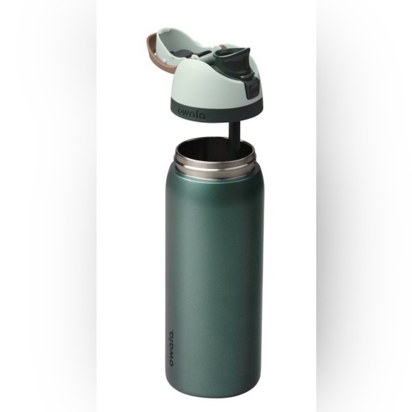 Special Edition Holiday Owala 32oz
Stainless Steel FreeSip Water Bottle - Picture 4 of 6